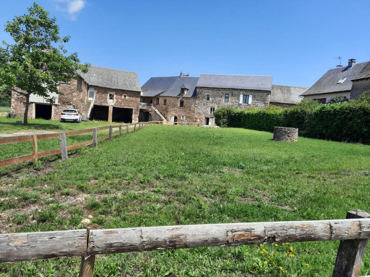 Les Gites De La Bouldoire Renaissance Rignac  Exteriör bild